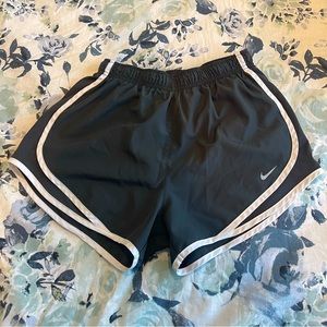 Women’s NIKE running shorts M